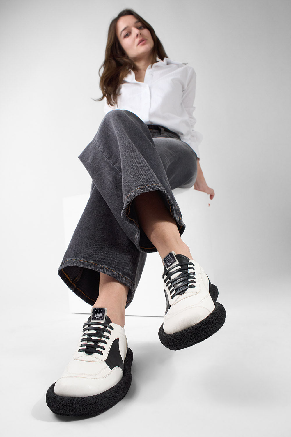 DEVON white-moon lightweight sneakers.