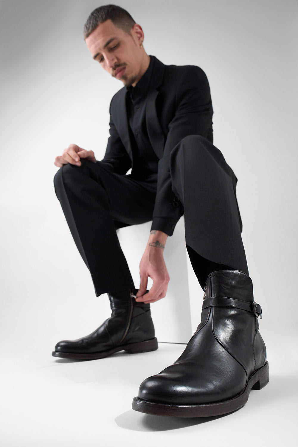 EYTON black laceless boots | untamed street – UNTAMED STREET