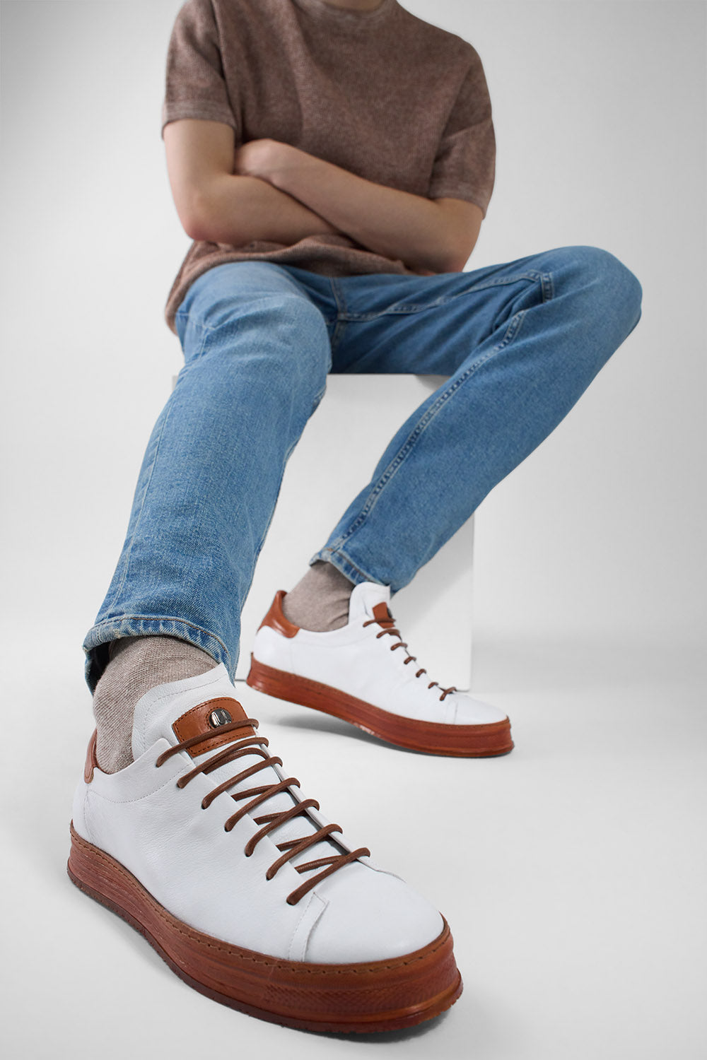 HAYES white-copper welted sneakers.