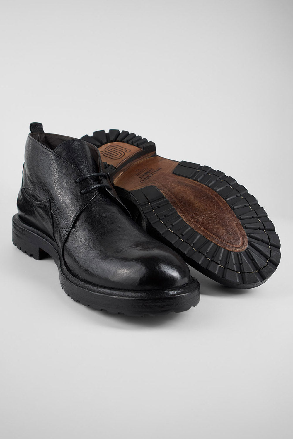 KEATS urban-black chukka boots.