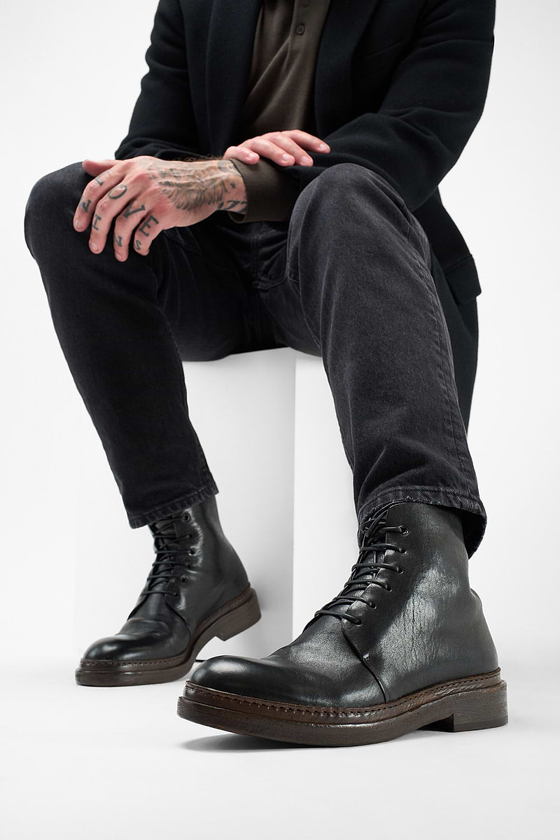 YALE black derby lace up boots YALE black derby lace up boots