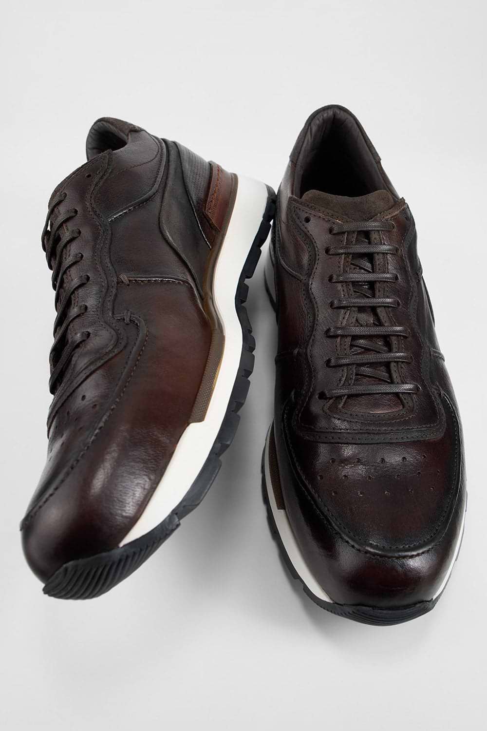 OWEN cigar-brown distressed runners.