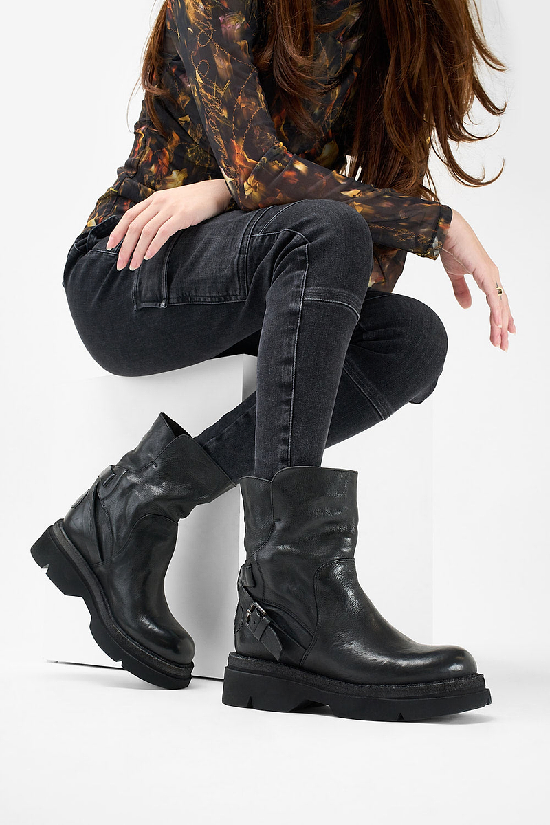 urban biker boots CROFT urban-black lightweight Kaliber:48 (33) Oliv LOOK Keo 2 Max Material:Mesh molding to your foot