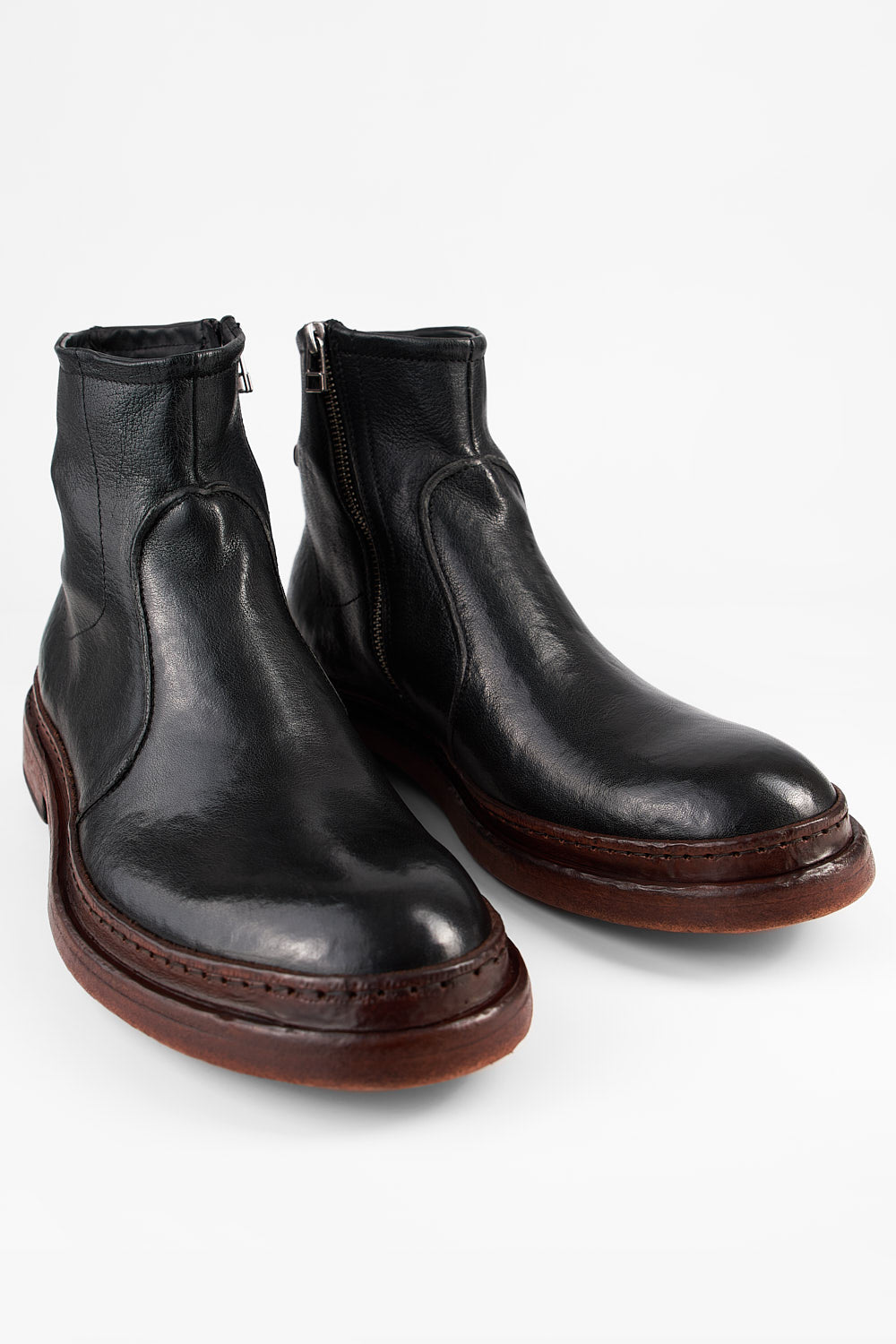 YORK urban-black welted laceless boots.