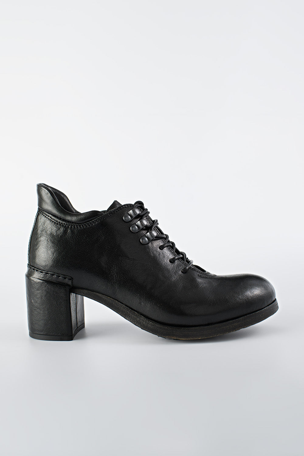 MADISON urban-black lace up hiking shoes.