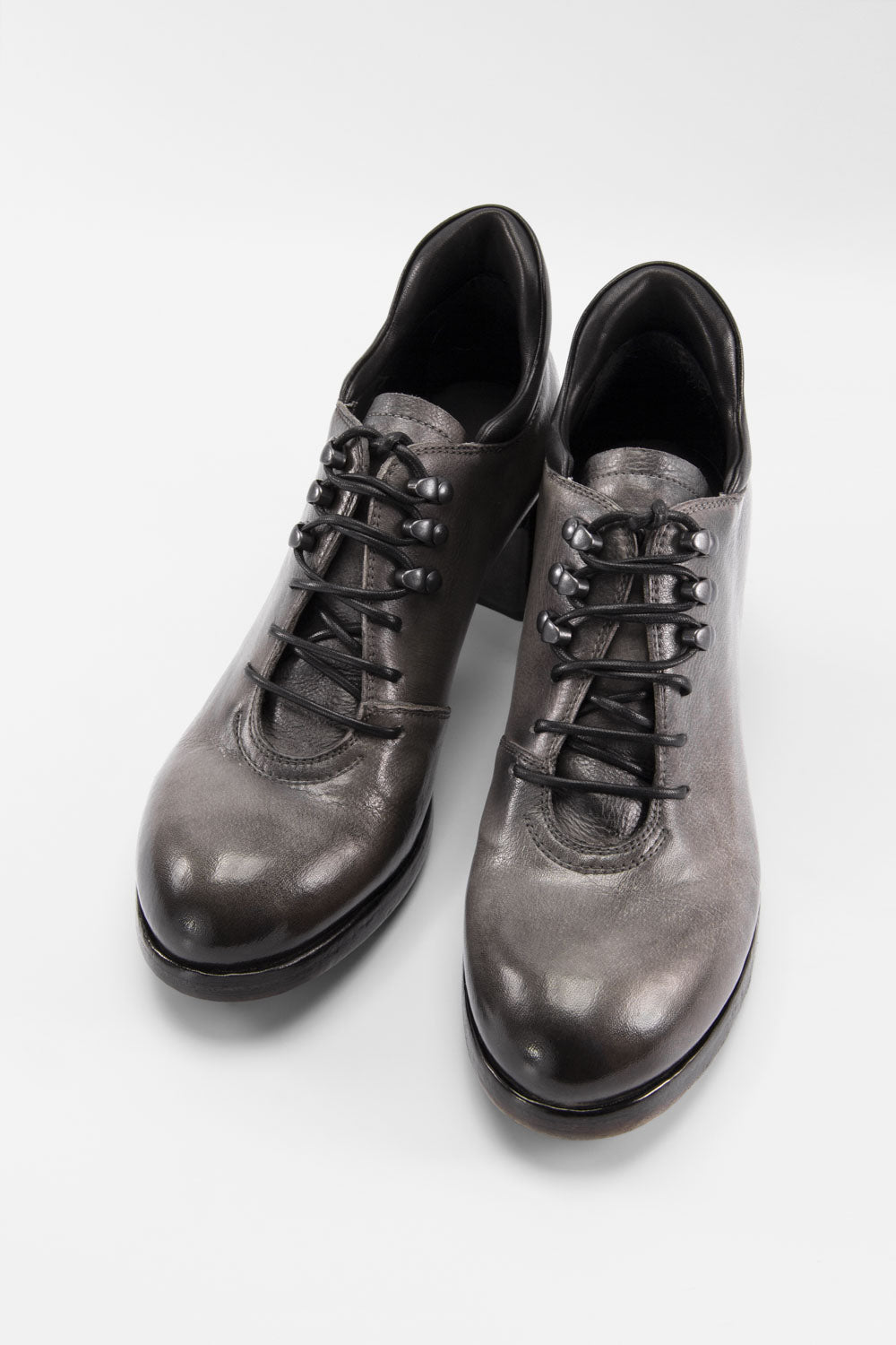 MADISON ice-grey lace up hiking shoes.